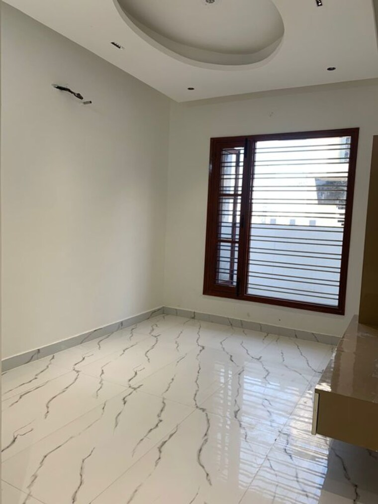 Room, kharar mohali road 3 Bedroom 145 Sq.Yd. Villa In Kharar Mohali Road Kharar 9999710