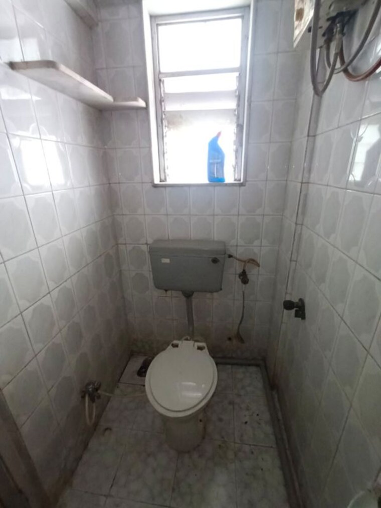 Bathroom, crystal-apartment-kandivali-west 2 Bedroom 650 Sq.Ft. Apartment In Kandivali West Mumbai 9999290
