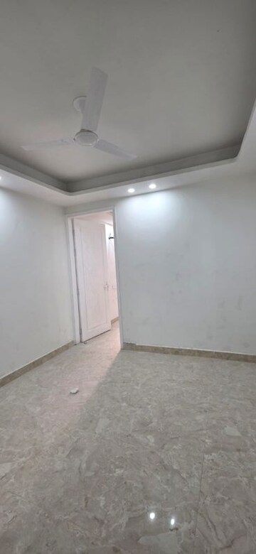 Room in 1 BHK Builder Floor at Saket – for Rent
