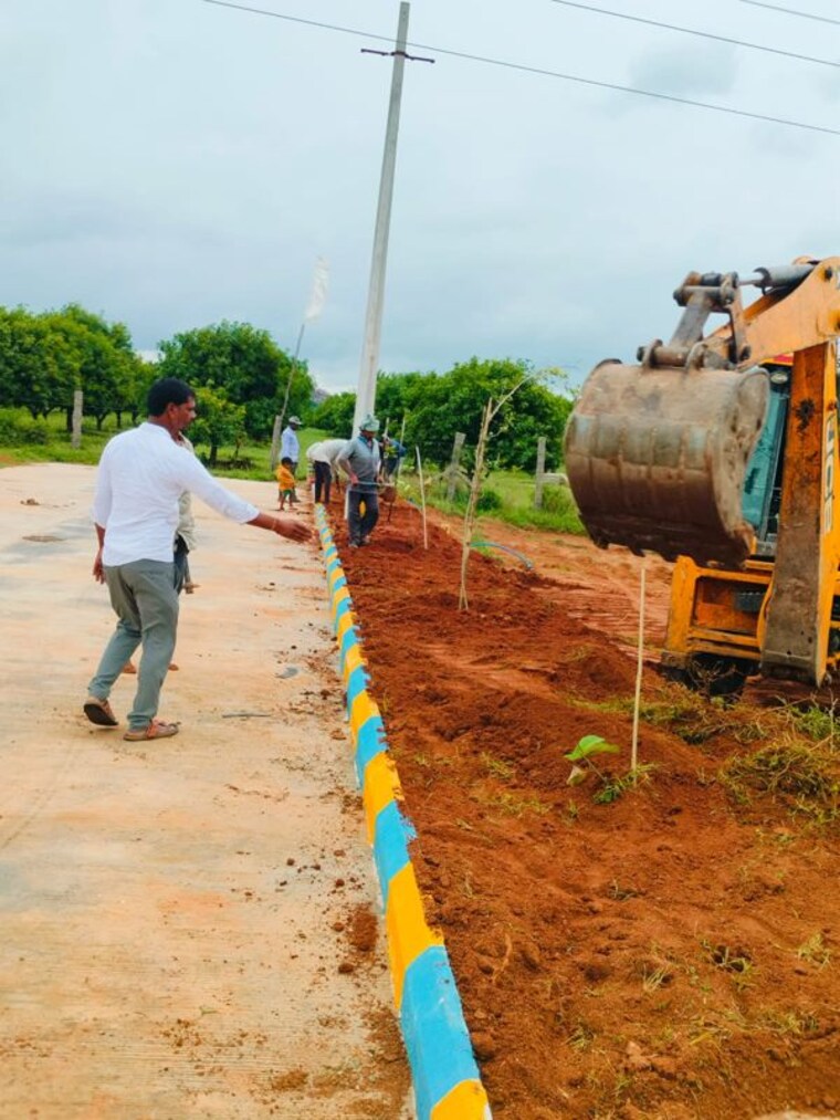 Garden, vardhan-green-homes  166 Sq.Yd. Plot In Srisailam Highway Hyderabad 9750945