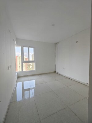 Room in 3 BHK Apartment at Shriram Southern Crest, Jp Nagar – for Sale