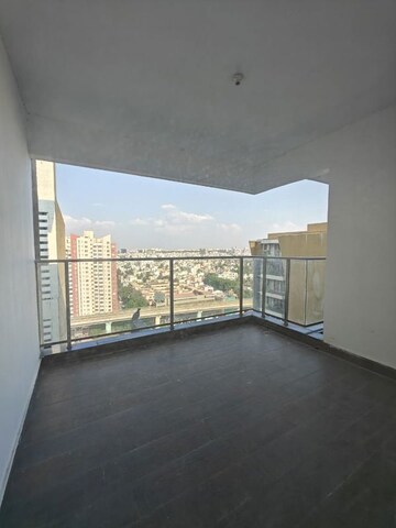 Room in 3 BHK Apartment at Shriram Southern Crest, Jp Nagar – for Sale