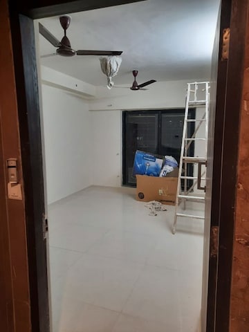Room in 1 BHK Apartment at Kanakia Spaces Zen World, Kanjurmarg East – for Rent