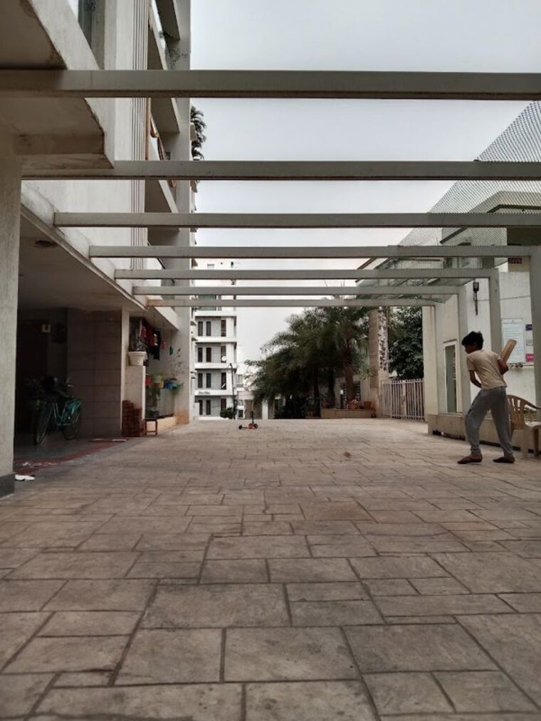  Parking, sri-krishna-krishe-valley 3 Bedroom 3600 Sq.Ft. Apartment In Banjara Hills Hyderabad 9999933