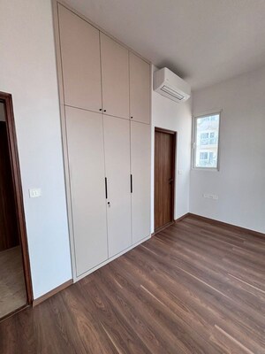 Room in 4 BHK Apartment at M3M Trump Tower, Sector 65 – for Rent