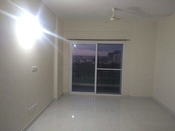 Room in 2 BHK Apartment at Shriram Southern Crest, Jp Nagar – for Sale