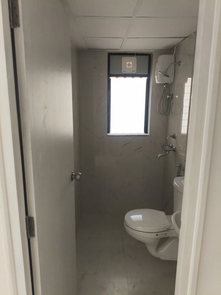Bathroom, runwal-gardens-phase-i 1 Bedroom 650 Sq.Ft. Apartment In Dombivli East Thane 10000021
