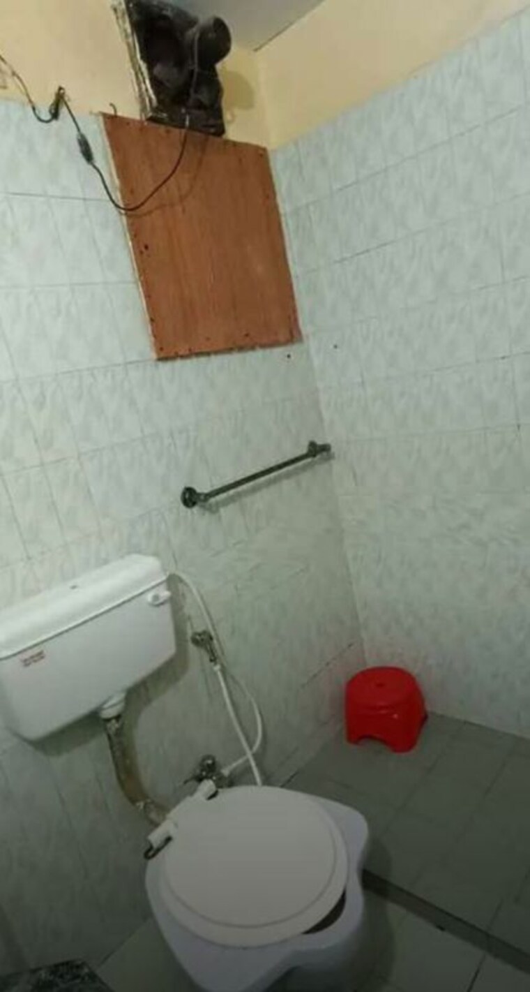 Bathroom, hazratganj 2 Bedroom 1400 Sq.Ft. Apartment In Hazratganj Lucknow 10000033