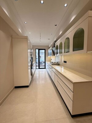 Building Lobby in 4 BHK Builder Floor at Ansal Versalia Avante, Sector 67a – for Sale