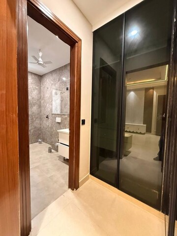 Bathroom in 4 BHK Builder Floor at Ansal Versalia Avante, Sector 67a – for Sale