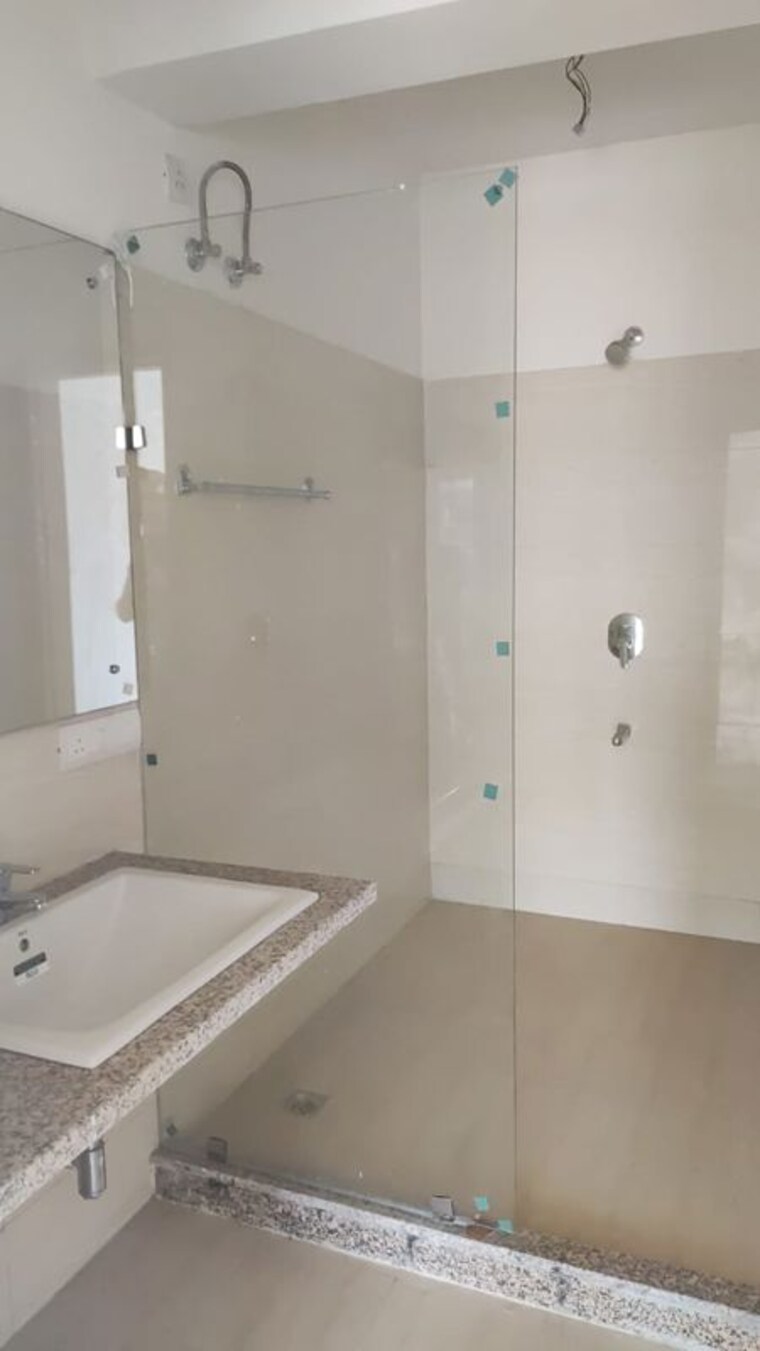 Bathroom, dlf-express-greens 3 Bedroom 1942 Sq.Ft. Apartment In Manesar Sector 1a Gurgaon 10000031