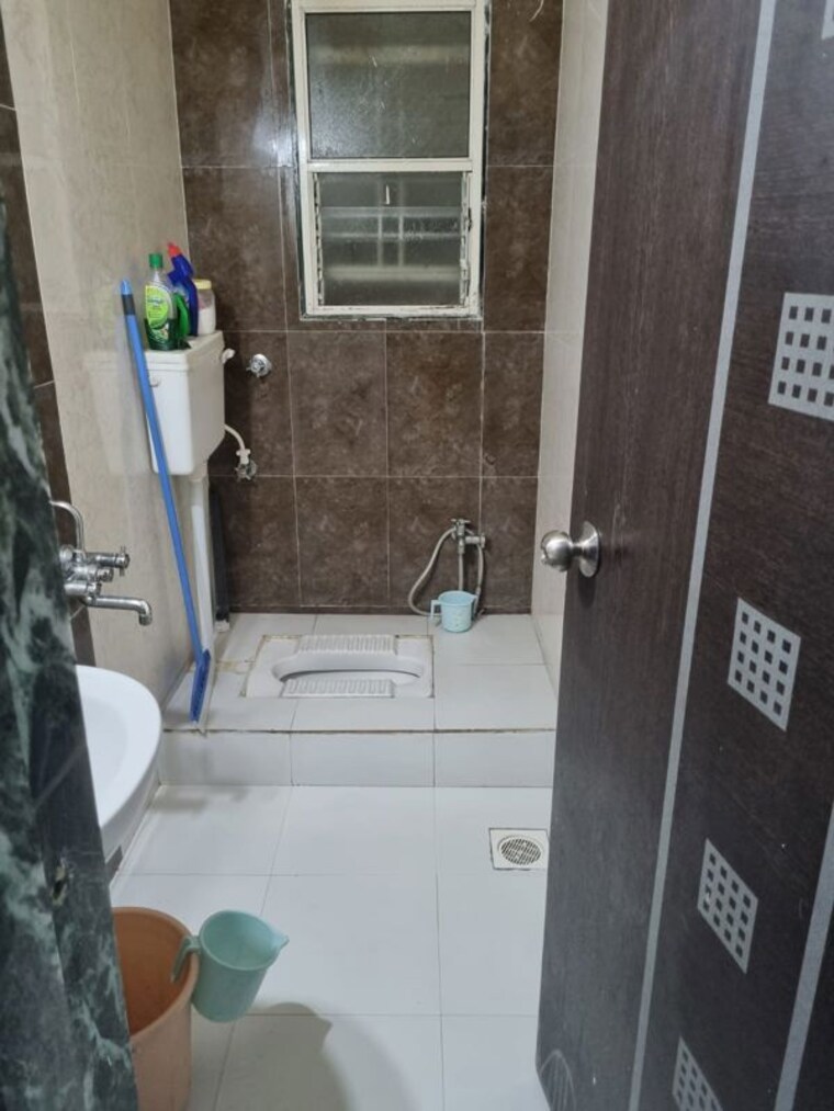 Bathroom, pride-aashiyana 2 Bedroom 1000 Sq.Ft. Apartment In Dhanori Pune 10000089