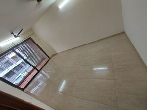 Room in 4 BHK Apartment at Mantra Montana Phase 1, Dhanori – for Rent