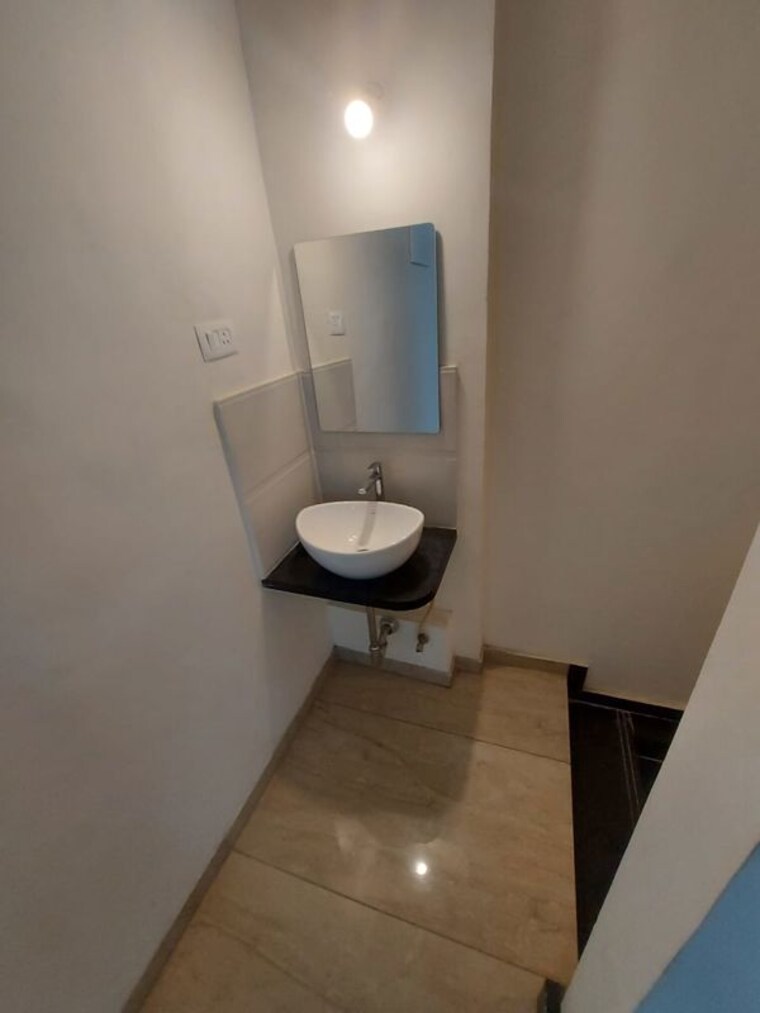 Bathroom, mantra-montana-phase-1 4 Bedroom 2100 Sq.Ft. Apartment In Dhanori Pune 10000067