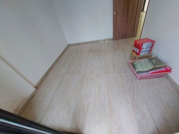 Room in 4 BHK Apartment at Mantra Montana Phase 1, Dhanori – for Rent