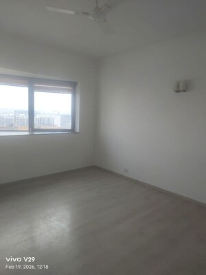 Room in 2 BHK Apartment at Ireo Skyon, Sector 60 – for Rent