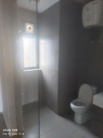 Room in 2 BHK Apartment at Ireo Skyon, Sector 60 – for Rent