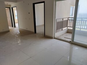 Room in 3.5 BHK Apartment at ATS Triumph, Sector 104 – for Rent