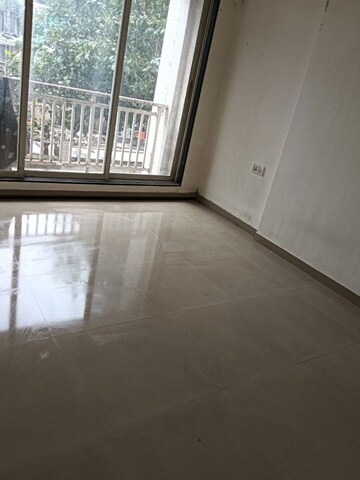 Room in 1 BHK Apartment at Conwood Astoria, Goregaon East – for Rent