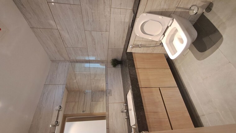Bathroom, rustomjee-crown 4 Bedroom 2500 Sq.Ft. Apartment In Prabhadevi Mumbai 10000118