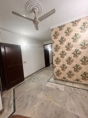 Room in 1.5 BHK Builder Floor at Govindpuri – for Rent