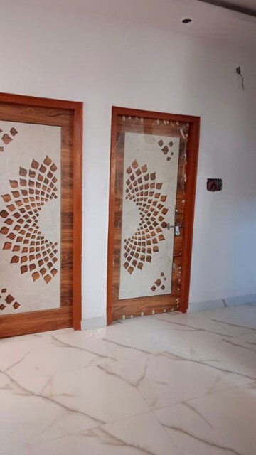 Room in 3 BHK Independent House at Gomti Nagar – for Sale