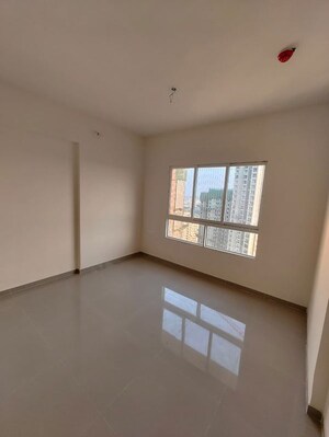 Room in 2 BHK Apartment at Puranik Abitante, Bavdhan – for Rent