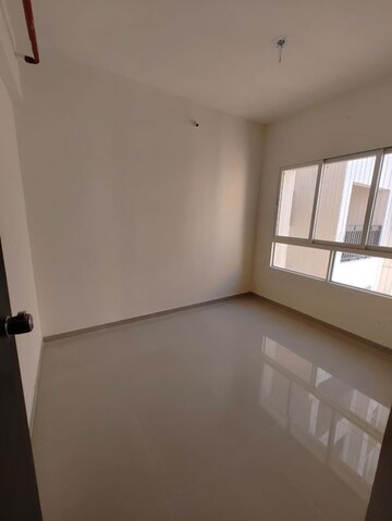 Room in 2 BHK Apartment at Puranik Abitante, Bavdhan – for Rent