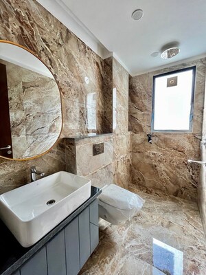 Furnished Amenities in 4 BHK Builder Floor at Sector 67 – for Sale