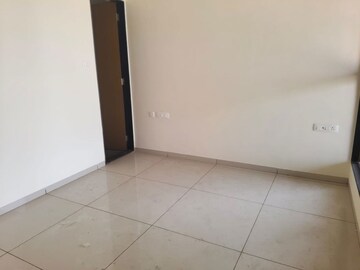 Room in 1.5 BHK Apartment at Chandak 34 Park Estate, Goregaon West – for Rent