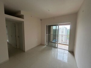 Room in 3 BHK Apartment at Godrej Green Vistas, Mahalunge – for Rent