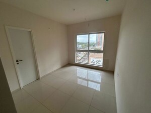 Room in 3 BHK Apartment at Godrej Green Vistas, Mahalunge – for Rent