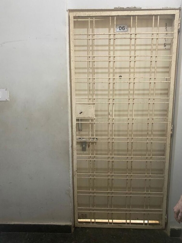 Bathroom, east marredpally 3 Bedroom 1500 Sq.Ft. Apartment In East Marredpally Hyderabad 10000474