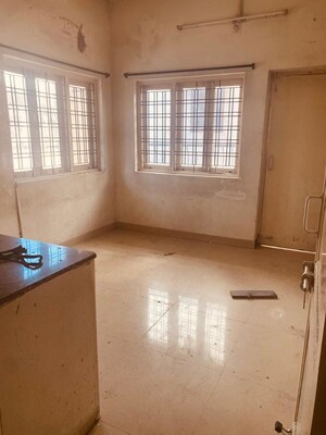 Room in 3 BHK Apartment at East Marredpally – for Rent