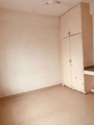 Room in 3 BHK Apartment at East Marredpally – for Rent