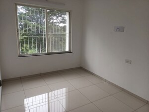 Room in 2 BHK Apartment at Kumar Park Infinia, Fursungi – for Sale