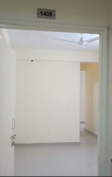 Room in 2 BHK Apartment at Pyramid Heights, Sector 85 – for Rent