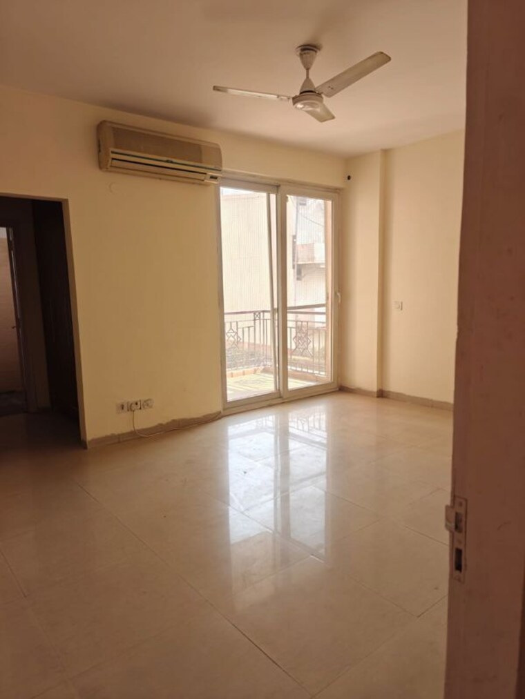 Room, tulip-violet 3 Bedroom 1578 Sq.Ft. Apartment In Sector 69 Gurgaon 10000490