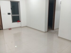 Room in 2 BHK Apartment at Kalpataru Immensa, Kolshet Road – for Rent
