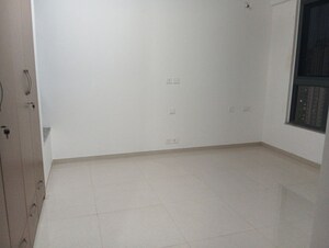 Room in 2 BHK Apartment at Kalpataru Immensa, Kolshet Road – for Rent