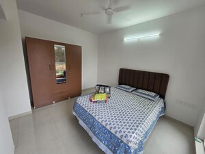 Bedroom in 2.5 BHK Apartment at Kalpataru Primera, Kolshet Road – for Rent