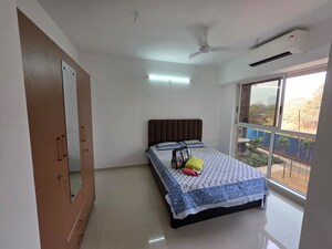Bedroom in 2.5 BHK Apartment at Kalpataru Primera, Kolshet Road – for Rent