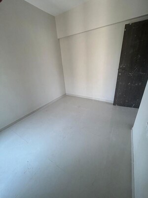 Room in 1.5 BHK Apartment at Kanakia Spaces Zen World, Kanjurmarg East – for Rent