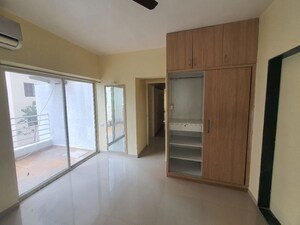 Room in 3 BHK Apartment at Raj Heramb Regalia Residency, Bavdhan – for Rent
