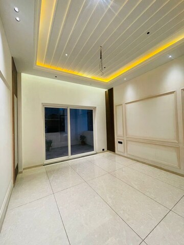 Room in 6 BHK Independent House at Panchkula Urban Estate – for Rent