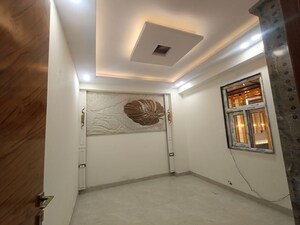 Room in 2 BHK Builder Floor at Sector 104 – for Sale