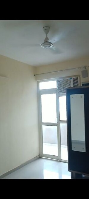 Room in 2 BHK Apartment at Pyramid Heights, Sector 85 – for Rent
