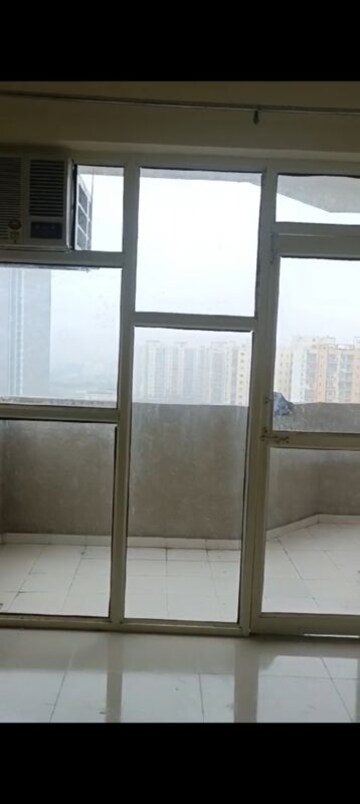 Room in 2 BHK Apartment at Pyramid Heights, Sector 85 – for Rent