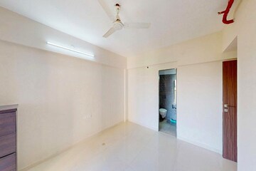 Room in 2 BHK Apartment at Kanakia Spaces Zen World, Kanjurmarg East – for Rent