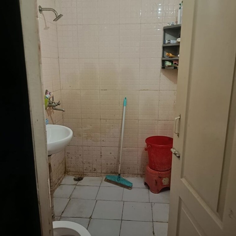 Bathroom, bisrakh jalalpur 1 Bedroom 650 Sq.Ft. Apartment In Bisrakh Jalalpur Greater Noida 10000681